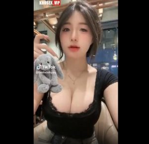 Sex găm bi vào cu đụ bé tiktoker vú to vn